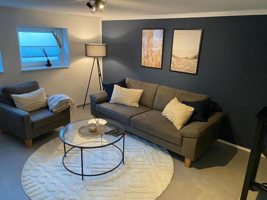 Ferienwohnung Hereinspaziert 빌헬름스하펜 외부 사진
